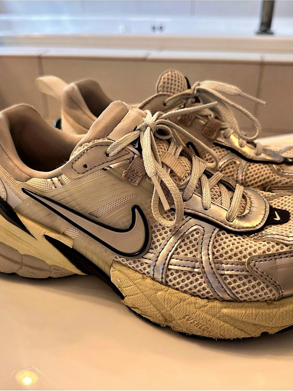 Nike V2K Run Women's Sneakers Silver & Cream US 7.5